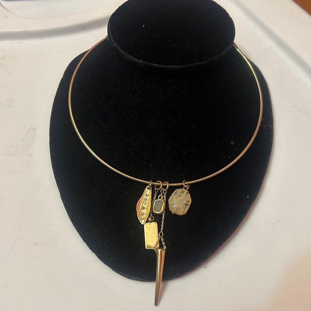 BANANA REPUBLIC CHARM COLLAR NECKLACE - Picture 7 of 7
